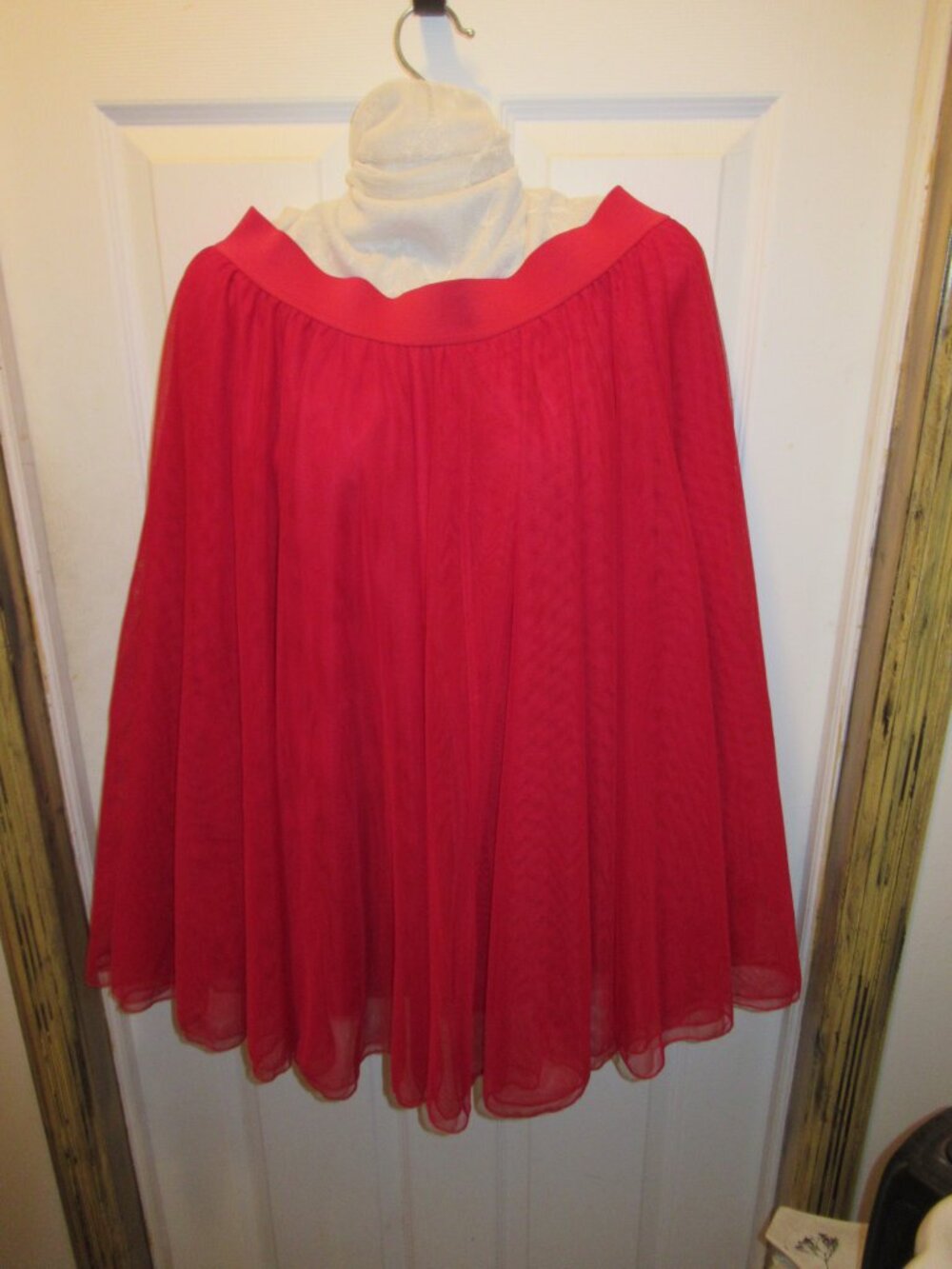 Torrid Midi Skirt Red Tulle Mesh Pull On Sze 1 EUC Tutu Ballet Whimsigoth Floofy